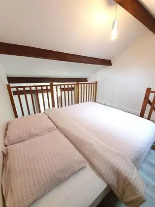 Stüdyo, 1 Büyük (Queen) Boy Yatak ve Çekyat (Mezzanine)