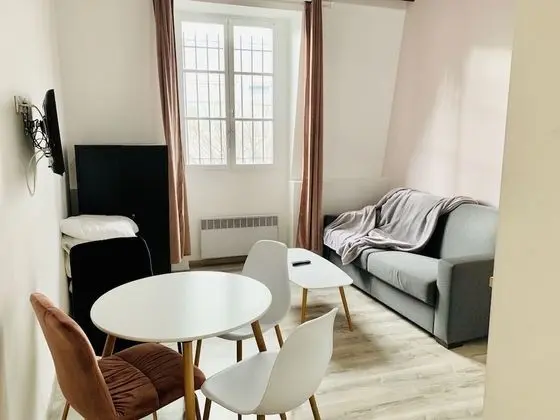 Stüdyo, 1 Büyük (Queen) Boy Yatak ve Çekyat (Mezzanine)