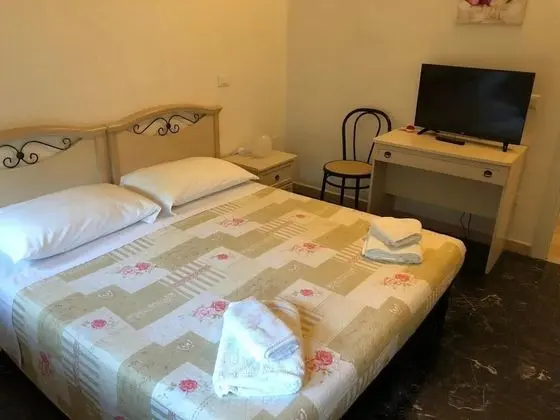 Tek Büyük Yataklı Oda (Camera 4)