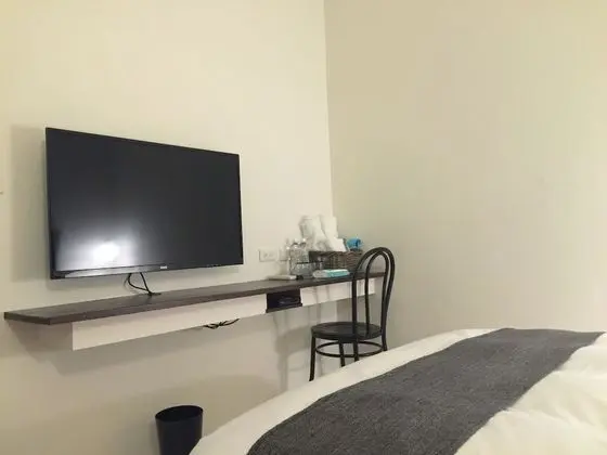 Tek Büyük Yataklı Oda, Penceresiz