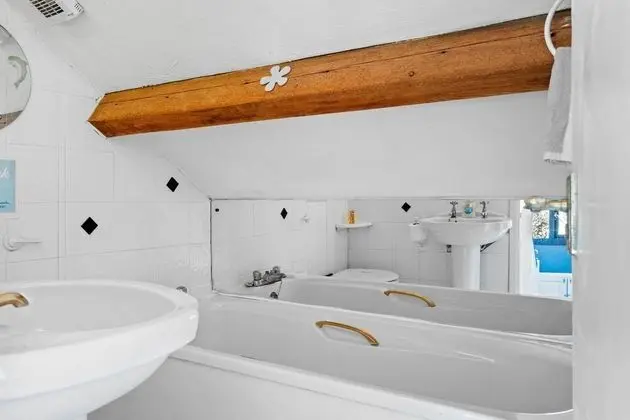 Comfort Ev, Banyolu/Duşlu (The Vale of Evesham)