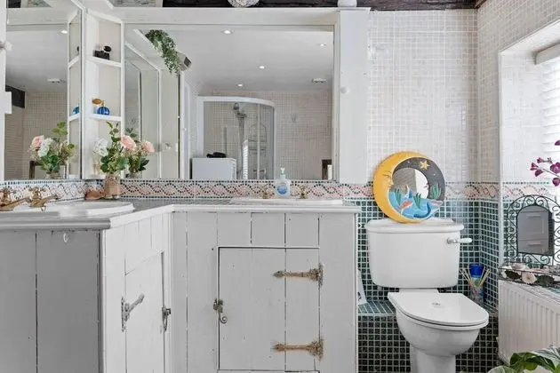 Comfort Ev, Banyolu/Duşlu (The Vale of Evesham)