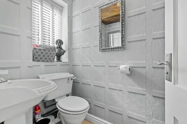 Comfort Ev, Banyolu/Duşlu (The Vale of Evesham)