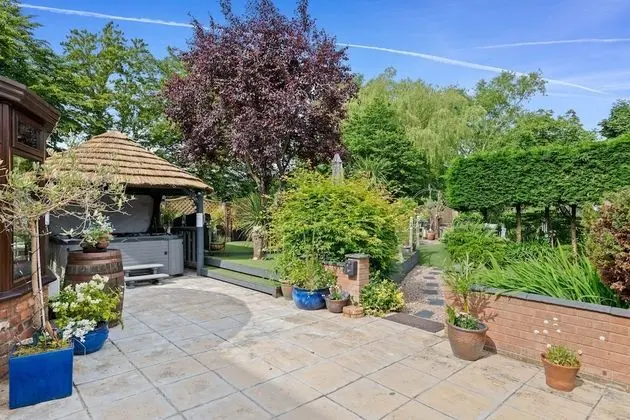 Comfort Ev, Banyolu/Duşlu (The Vale of Evesham)