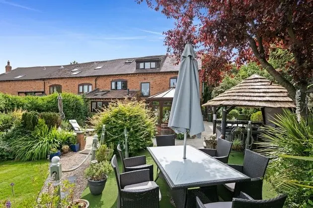 Comfort Ev, Banyolu/Duşlu (The Vale of Evesham)