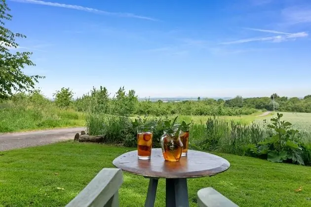 Comfort Ev, Banyolu/Duşlu (The Vale of Evesham)