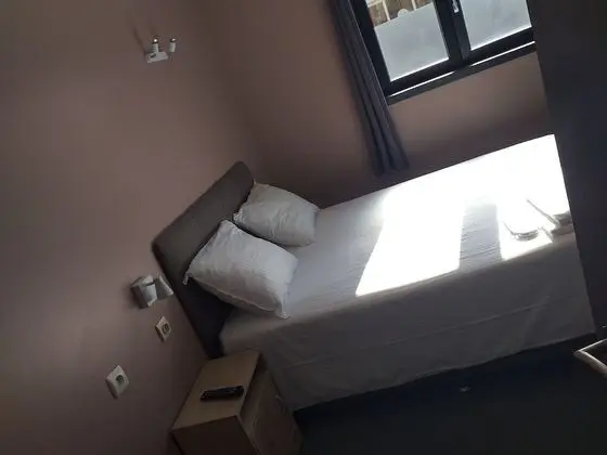 Büyük Yataklı Tek Kişilik Oda