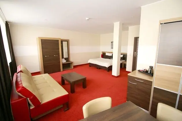 Standard Stüdyo, Küçük Mutfak