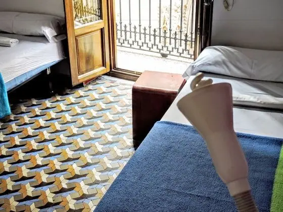 İki Ayrı Yataklı Oda, Ortak Banyo