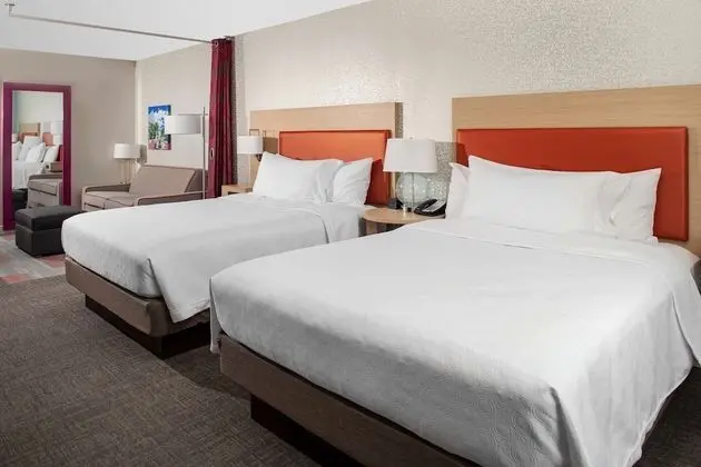 Stüdyo, Birden Çok Yatak, Sigara İçilmez (2 Queen Beds with Sofa Bed)