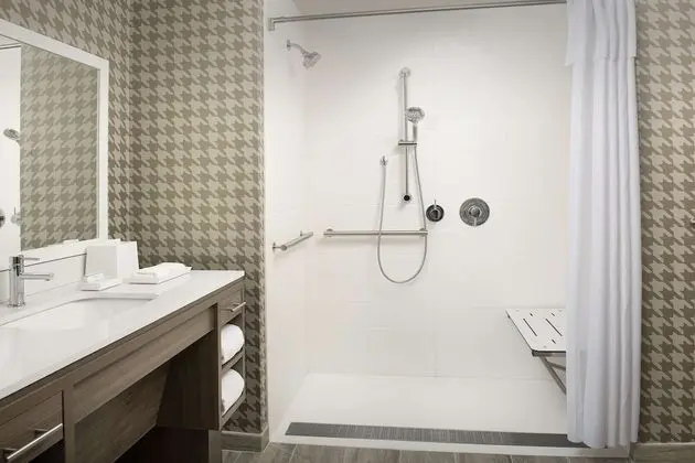 Stüdyo, 1 En Büyük (King) Boy Yatak, Engellilere Uygun (Mobility & Hearing, Roll-in Shower)