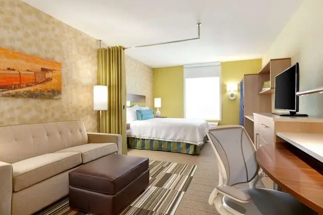 1 Queen Bed and 1 Double Sofa Bed
