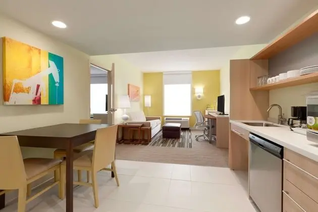 Süit, 1 En Büyük (King) Boy Yatak ve Çekyat, Engellilere Uygun (One Bedroom, Kitchen)