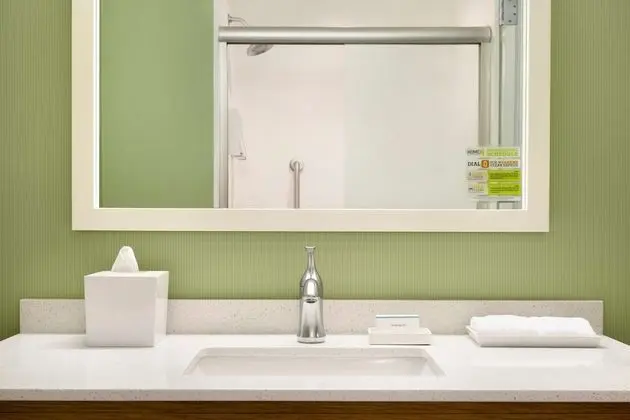 Oda, 2 Yatak Odası, Engellilere Uygun, Sigara İçilmez (w/ bathtub)