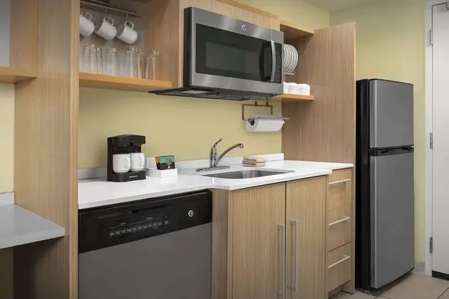 1 Bedroom Suite, 2 Queen Beds, Non-Smoking
