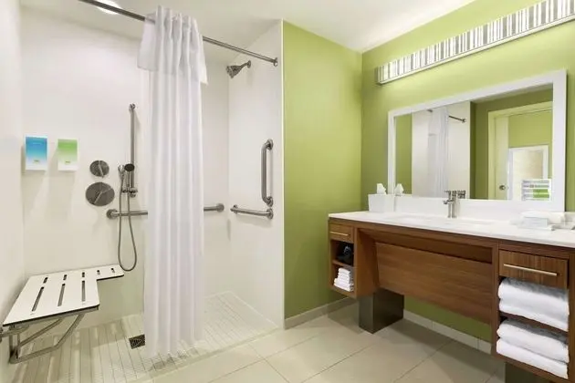 Süit, 1 En Büyük (King) Boy Yatak, Engellilere Uygun, Sigara İçilmez (Roll In Shower)