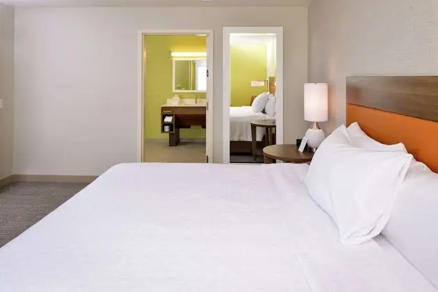 Süit, 1 En Büyük (King) Boy Yatak, Engellilere Uygun, Sigara İçilmez (Roll-in Shower)