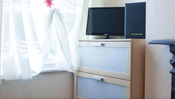 Tek Büyük Yataklı Oda, Ortak Banyo