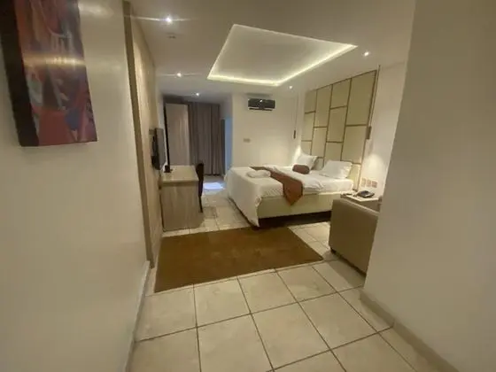 Luxury Oda
