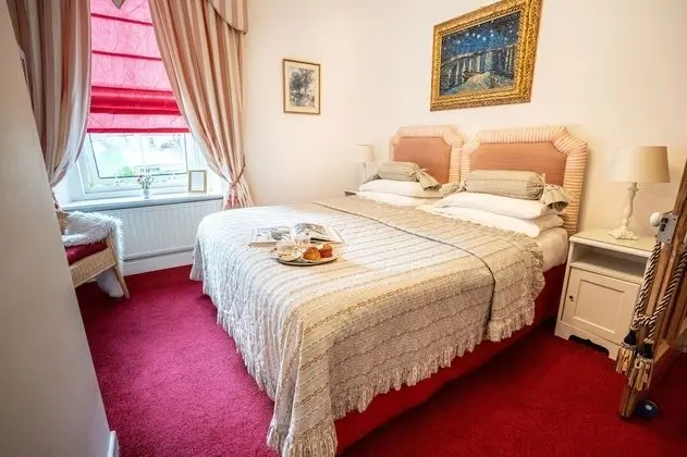 Standard Tek Büyük veya İki Ayrı Yataklı Oda, Banyolu/Duşlu