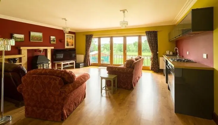 Deluxe Tek Büyük Yataklı Oda, Banyolu/Duşlu (School Room)