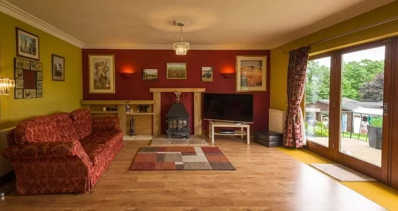 Deluxe Tek Büyük Yataklı Oda, Banyolu/Duşlu (School Room)