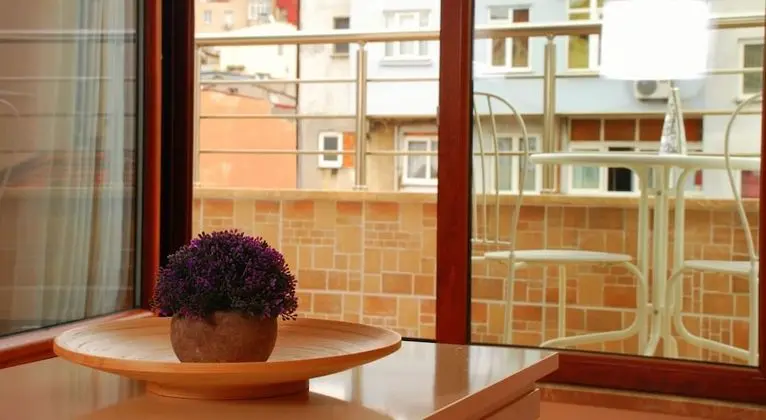 Triple Apartment, Terrace