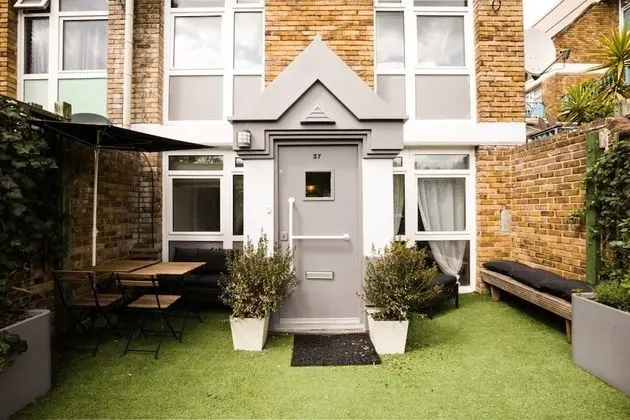 Ev (4 Bedrooms)