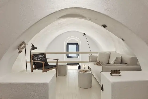 Süit, Deniz Manzaralı (Cave)