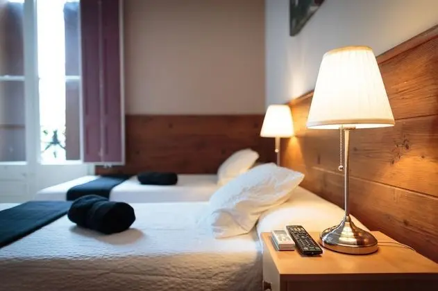 İki Ayrı Yataklı Oda, Ortak Banyo (Marr R2)