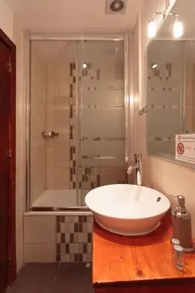 İki Ayrı Yataklı Oda, Ortak Banyo (Marr R2)