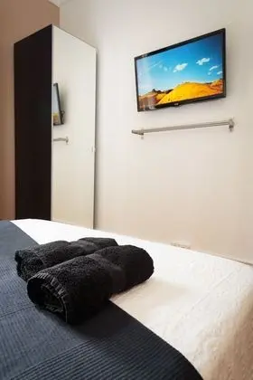 Tek Büyük Yataklı Oda, Ortak Banyo (Marr R1)