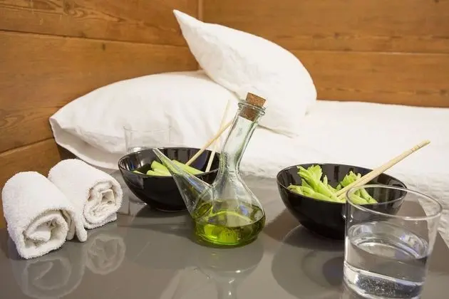 Tek Büyük Yataklı Oda, Ortak Banyo (Marr R1)