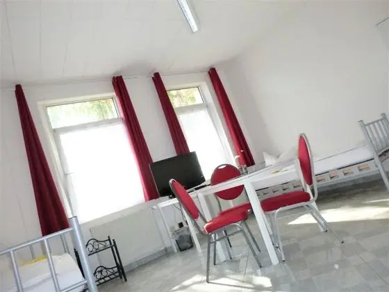 Basic Üç Kişilik Oda, Ortak Banyo (Zi 1-4-5-6-9)
