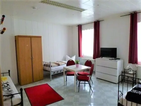 Basic Üç Kişilik Oda, Ortak Banyo (Zi 1-4-5-6-9)