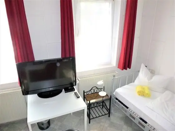 Basic Üç Kişilik Oda, Ortak Banyo (Zi 1-4-5-6-9)