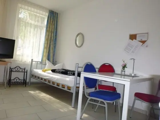 Basic Üç Kişilik Oda, Ortak Banyo (Zi 1-4-5-6-9)