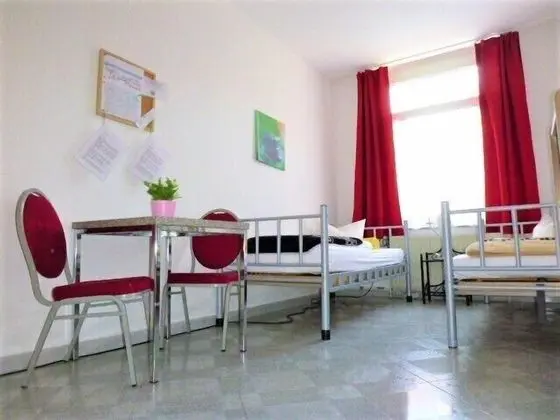 İki Ayrı Yataklı Oda, Ortak Banyo (Zi 3-8 Hintergebäude)