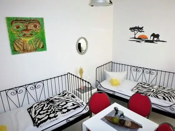 Superior Üç Kişilik Oda, Ortak Banyo (Zi 13)