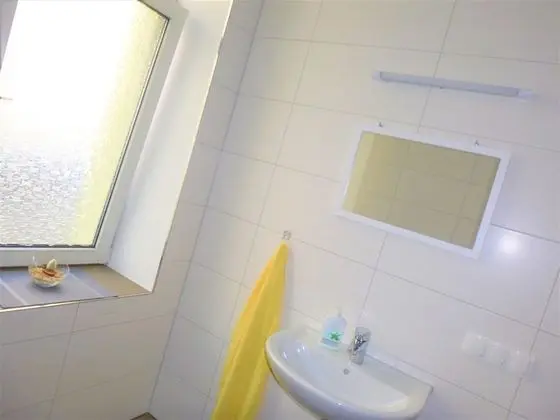 Superior Üç Kişilik Oda, Ortak Banyo (Zi 13)