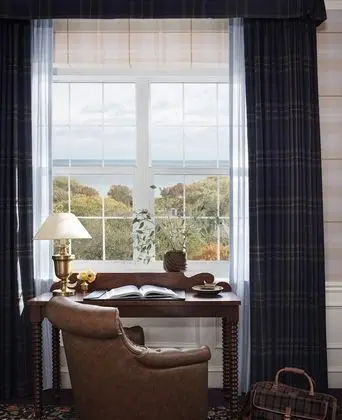 Deluxe Oda, 1 En Büyük (King) Boy Yatak (Graduate Corner Lakeview King)