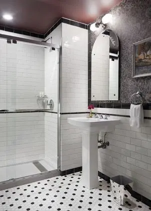 Deluxe Oda, 1 En Büyük (King) Boy Yatak (Graduate Corner Lakeview King)