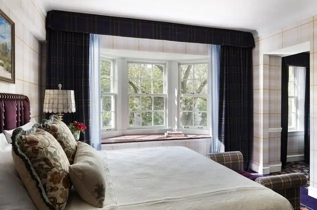 Oda, 1 En Büyük (King) Boy Yatak, Engellilere Uygun (Graduate King - Accessible)