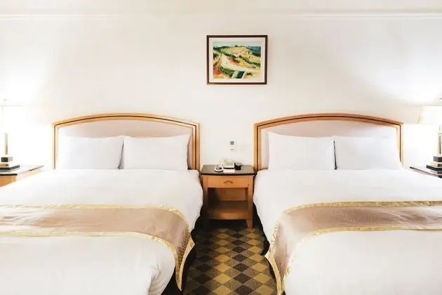 Deluxe Dört Kişilik Oda