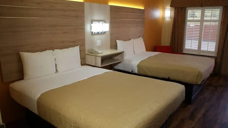 Oda, 2 Büyük (Queen) Boy Yatak, Sigara İçilmez