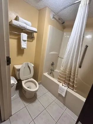 Oda, 2 Büyük (Queen) Boy Yatak, Sigara İçilmez