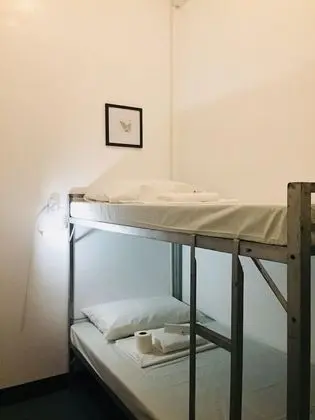 Economy Dört Kişilik Oda, Ortak Banyo