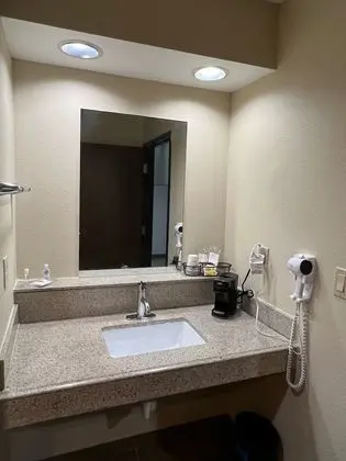 Stüdyo, 1 En Büyük (King) Boy Yatak, Sigara İçilmez (Sofa)