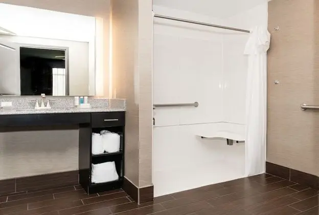 Suite, 2 Queen Beds, Accessible Tub (Mobility Hearing Accessible)