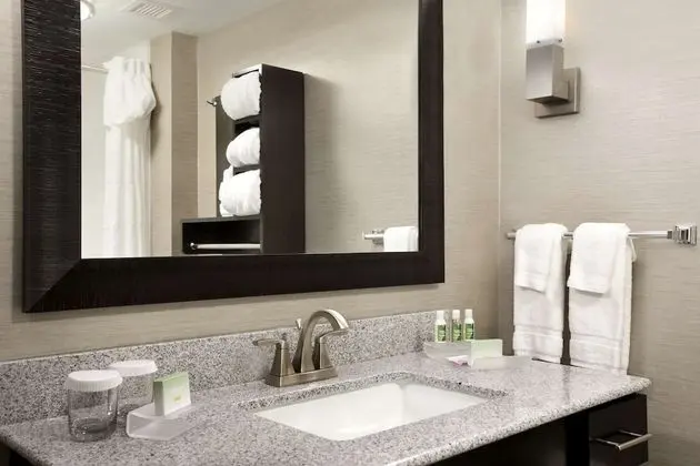 Suite, 2 Queen Beds, Accessible Tub (Mobility Hearing Accessible)